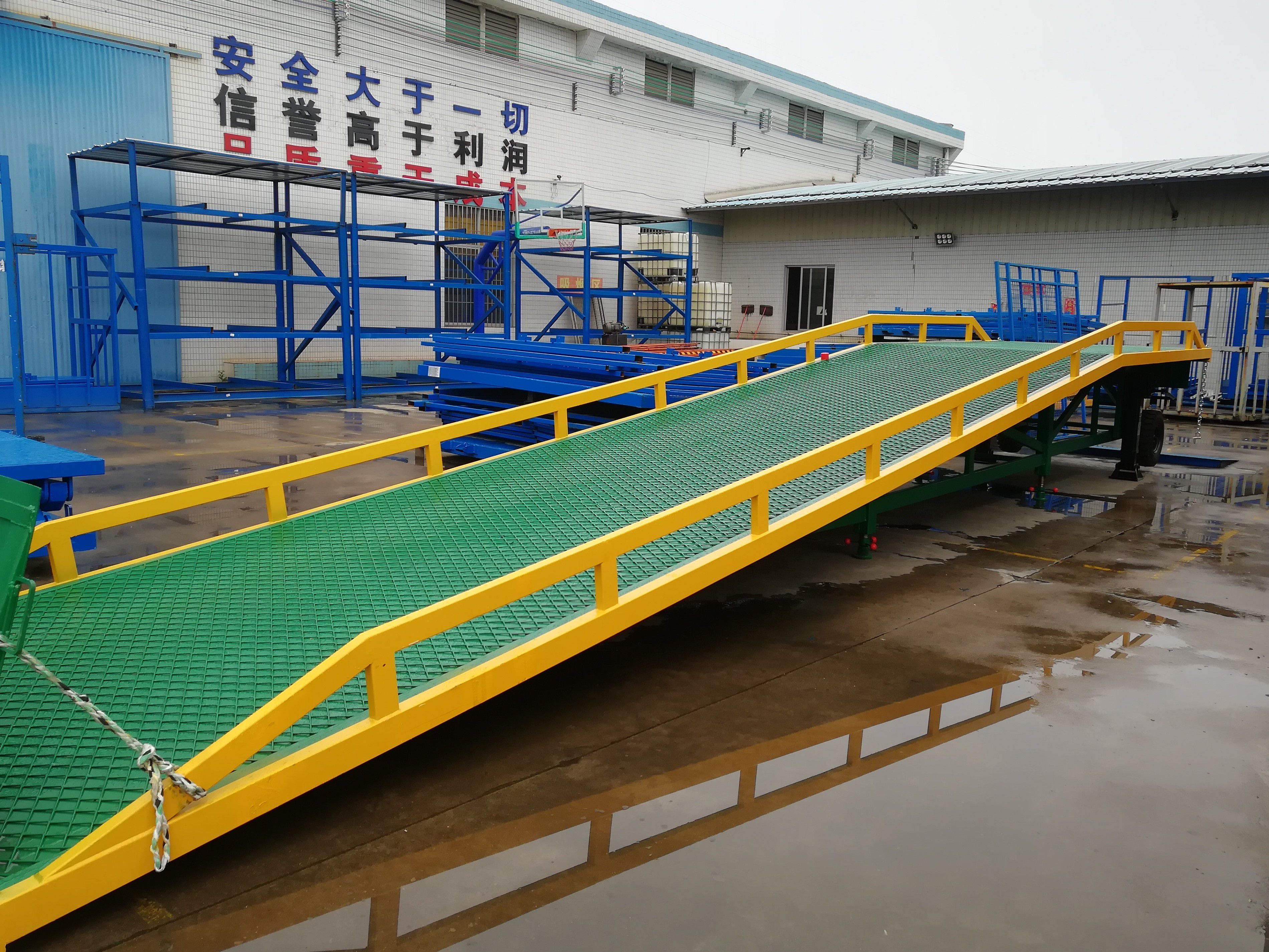 榆次叉车登车桥